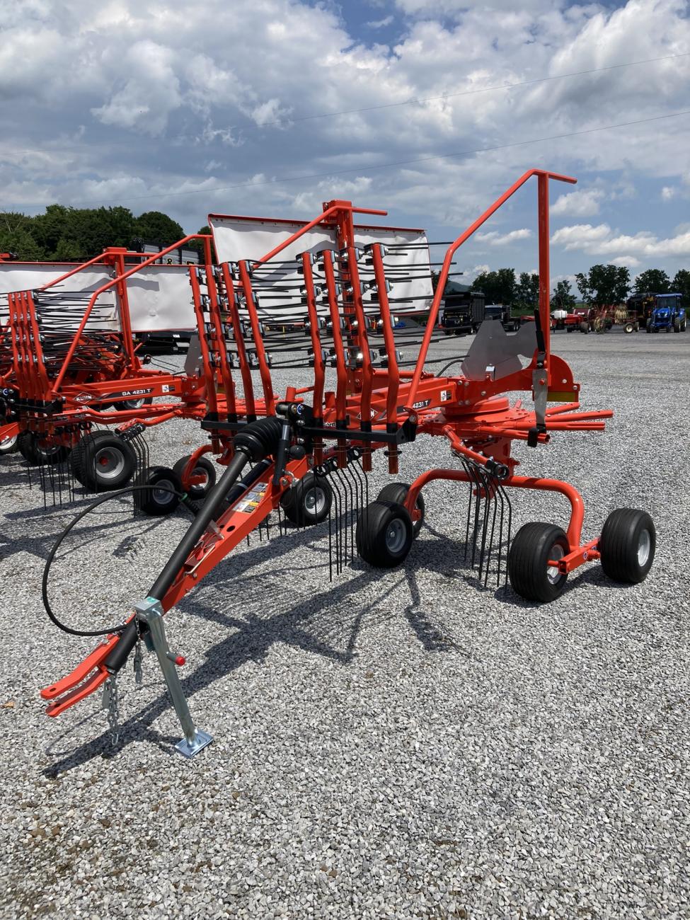 2024 KUHN GA4231 ROTARY HAY RAKE
