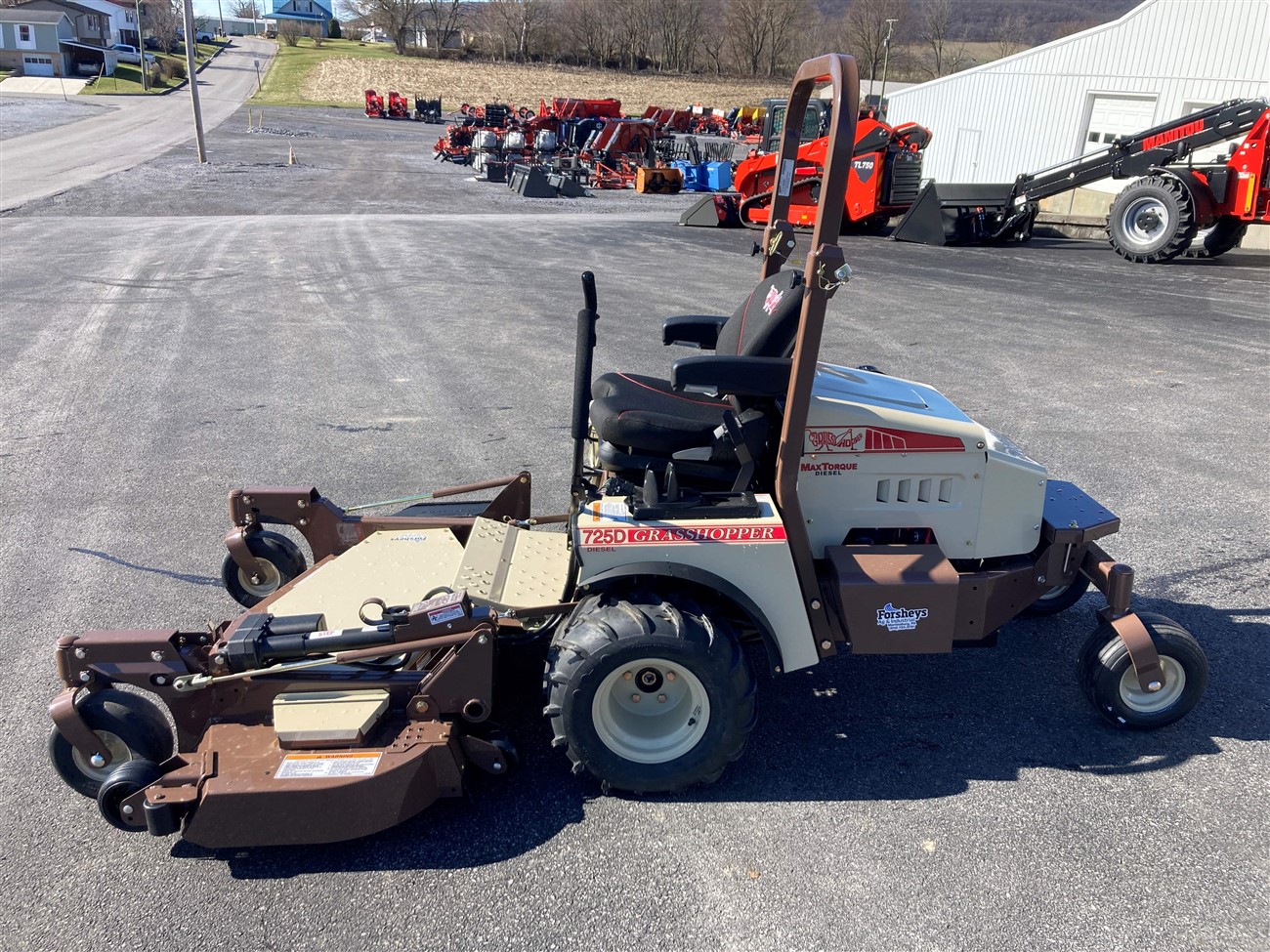 Grasshopper 725D w/ 61" Deck
