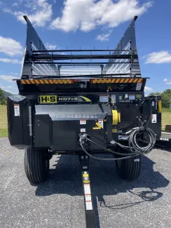 2024 H&S 7+4 19' FORAGE BOX - Front
