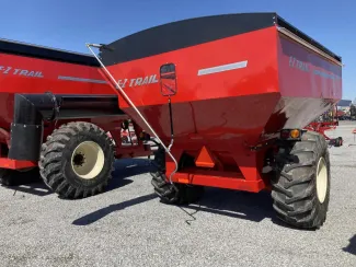 2023 E-Z TRAIL 550X GRAIN CART