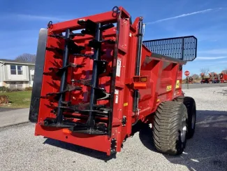 2025 H&S PRO-SPREAD 6160 VERTICAL BEATER SPREADER