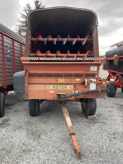 MEYER 4618 FORAGE WAGON