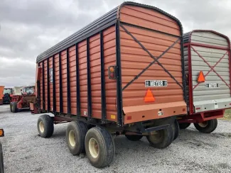 MEYER 4618 FORAGE WAGON