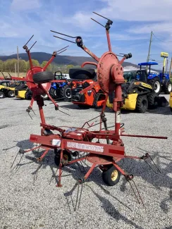 NEW HOLLAND 163 HAY TEDDER
