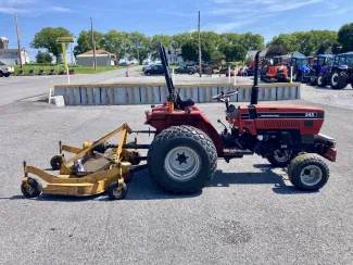 1990 CASE IH 245 TRACTOR