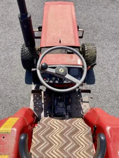 1990 CASE IH 245 TRACTOR