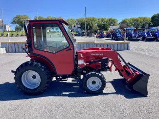 2019 MAHINDRA 1626 W/ CAB