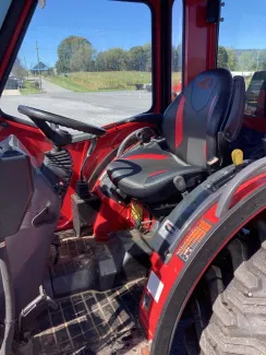 2019 MAHINDRA 1626 W/ CAB